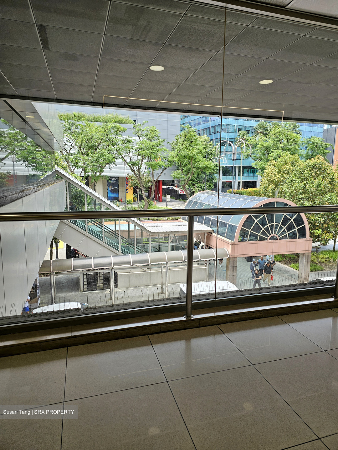 Scotts Road (D9), Retail #498150601